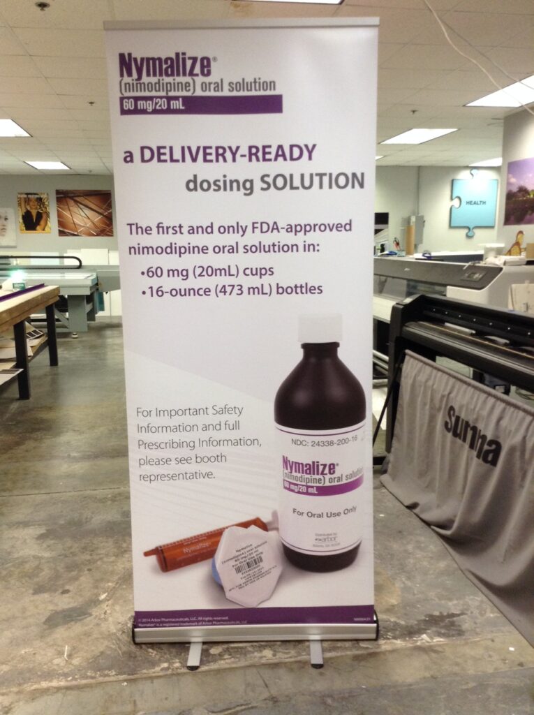 Retractable banner stand